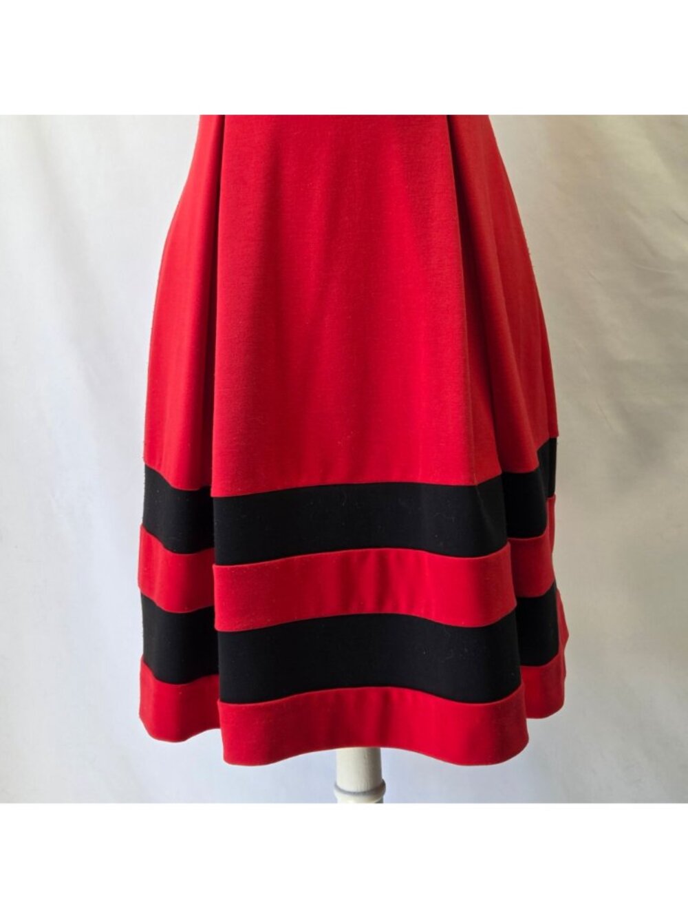 Calvin Klein Red & Black Striped Sleeveless A-Line Dress With Belt Size 4P - Picture 7 of 14